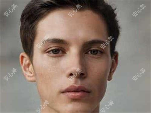 荆州半口牙种植多少钱？烤瓷牙种植1.7k+|前牙种植1w+，另附荆州受欢迎医院价目单！