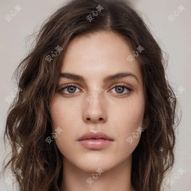 九江爱尔眼科医院李红鸣医生：眼角膜脱落与眼底病诊疗医生