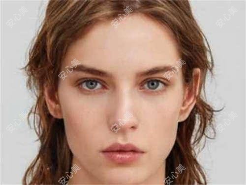 北京市小睑裂手术费用一览表：积水潭医院、展览路医院、美尔目眼科医院价格对比分析