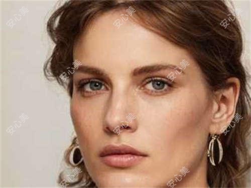 国内建筑三局武汉中心医院眼科价格表:白内障手术6000元起,斜视矫正1W元起,半飞秒1.8W元起